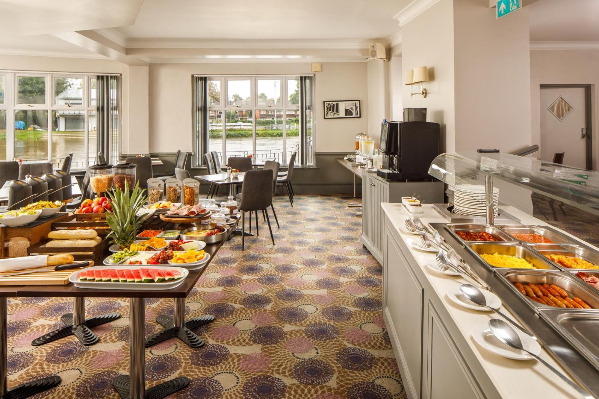Sunday London Staines-Upon-Thames Heathrow T5 Hotel Exterior photo